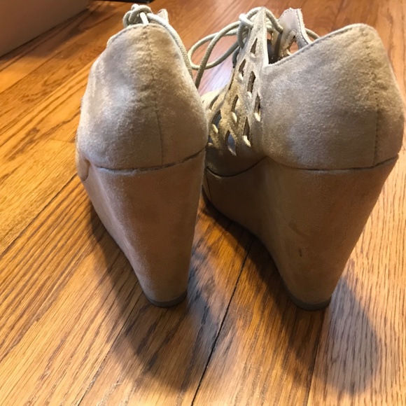 Soda platform cut out wedges - Picture 3 of 5